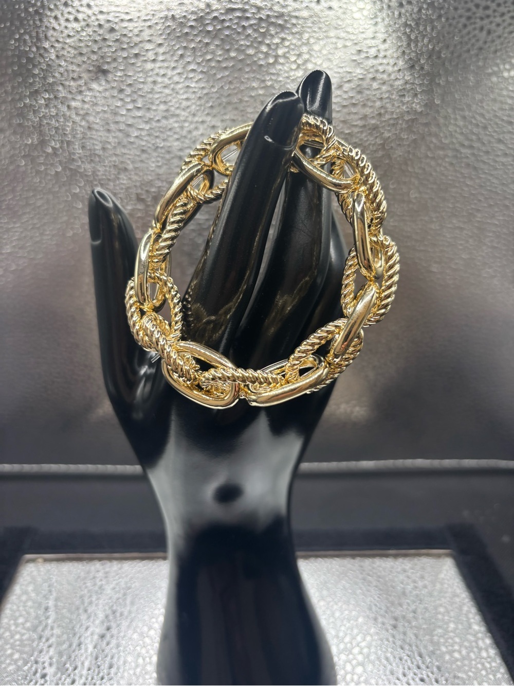 Gold Link Chain Bracelet - Elegant Women’s Fashion Jewelry